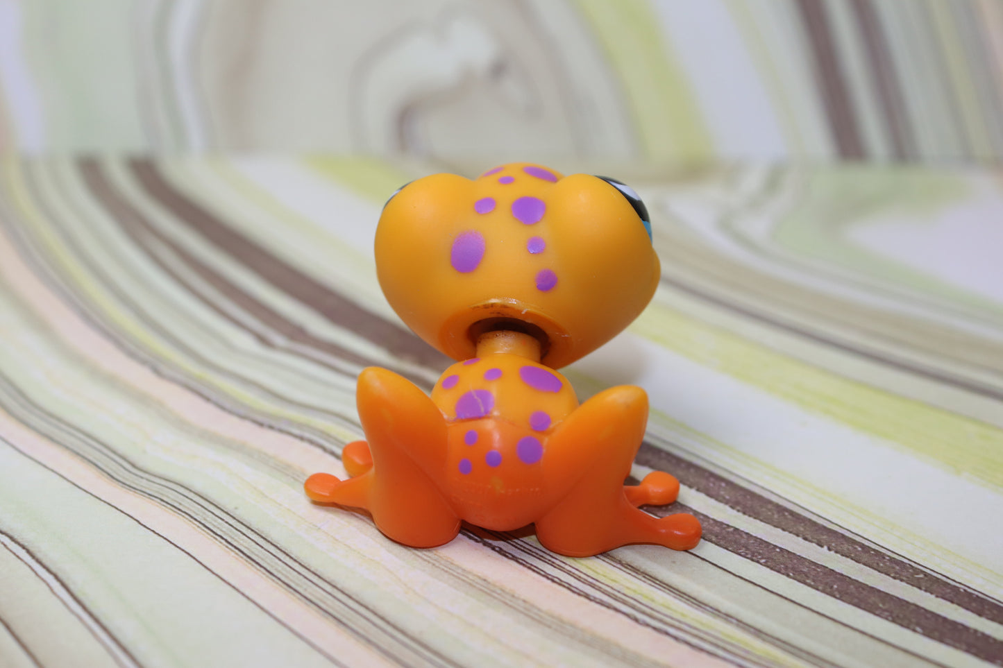 Lps orange frog 874 *has rust*