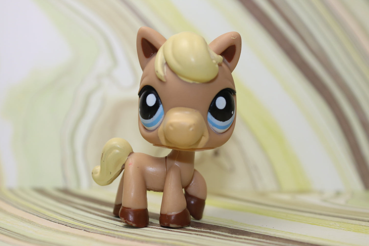 Lps blemished horse 1605 *loose peg*