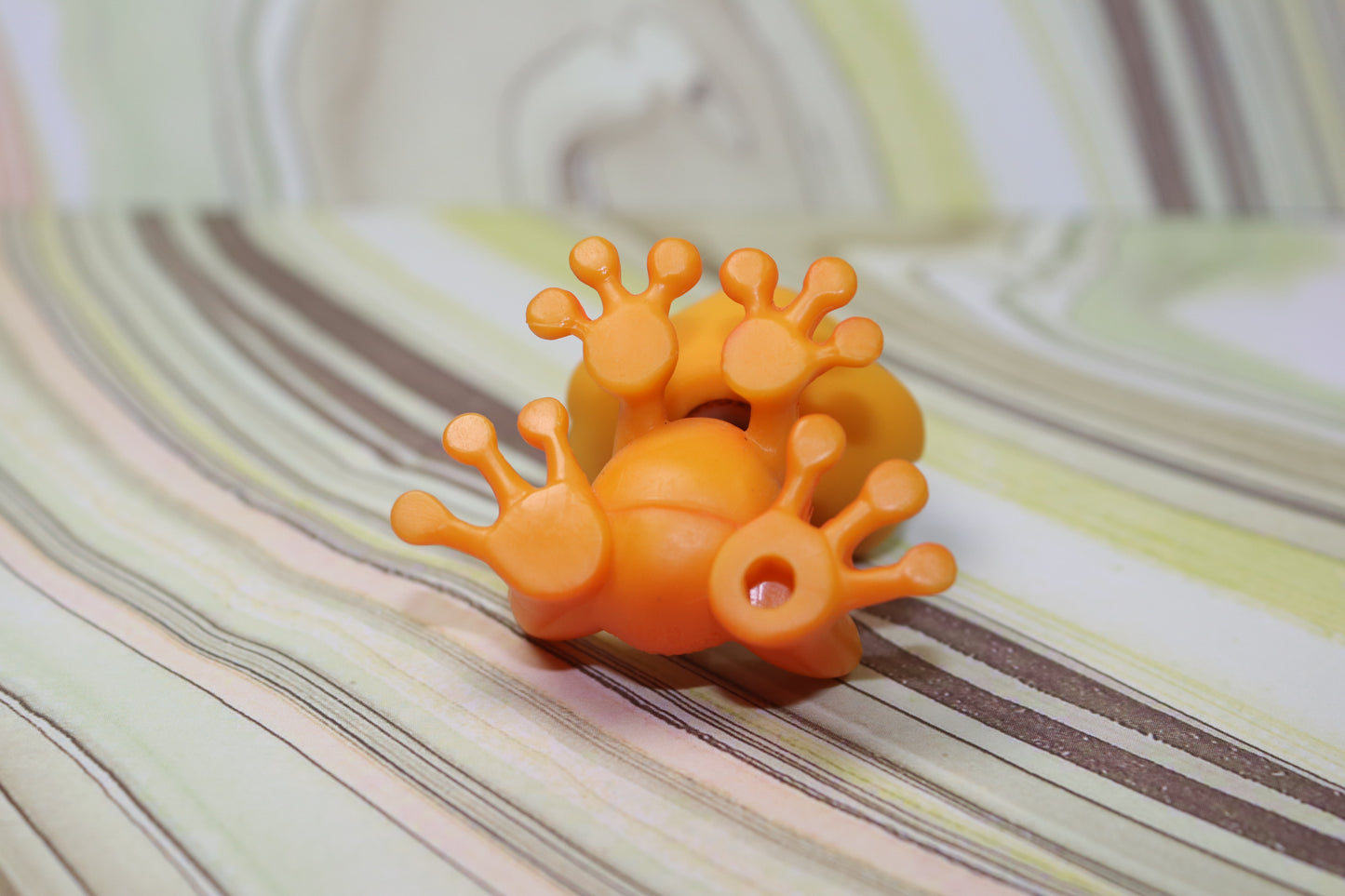 Lps orange frog 874 *has rust*