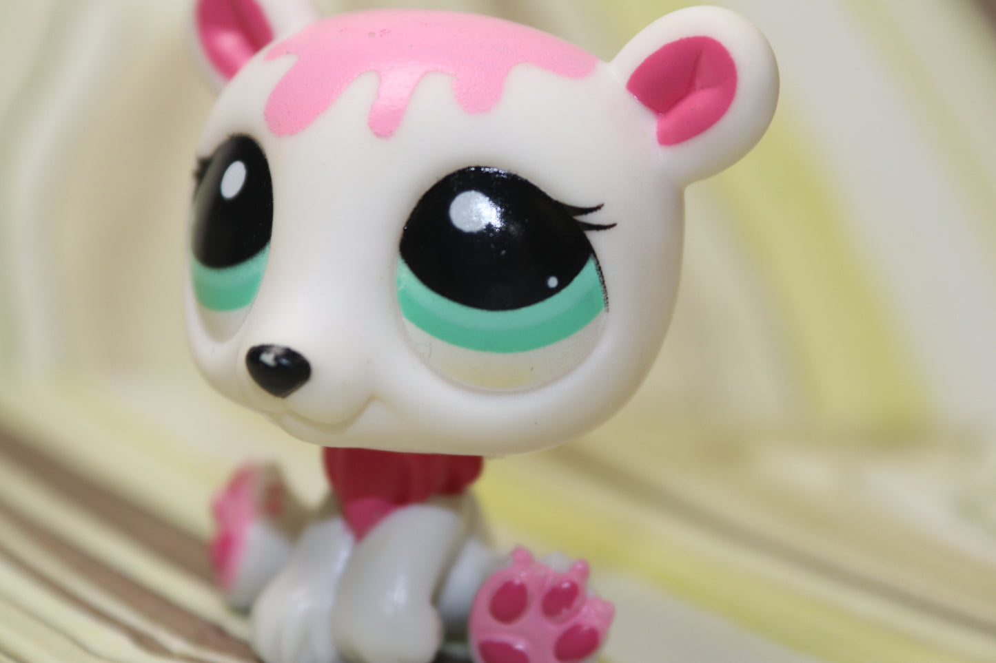 Lps blythe polar bear 2298 *blemished eye*