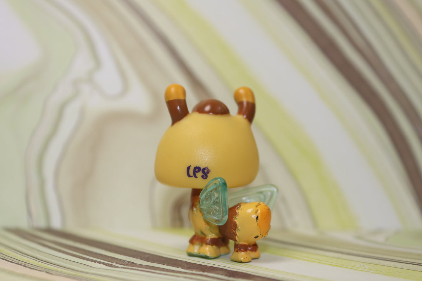 Lps blemished blythe bee 2203