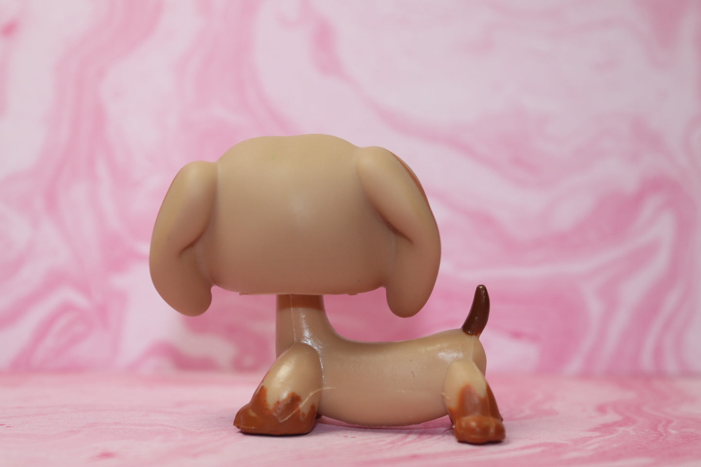 Lps dachshund 518 *squished head from hat*