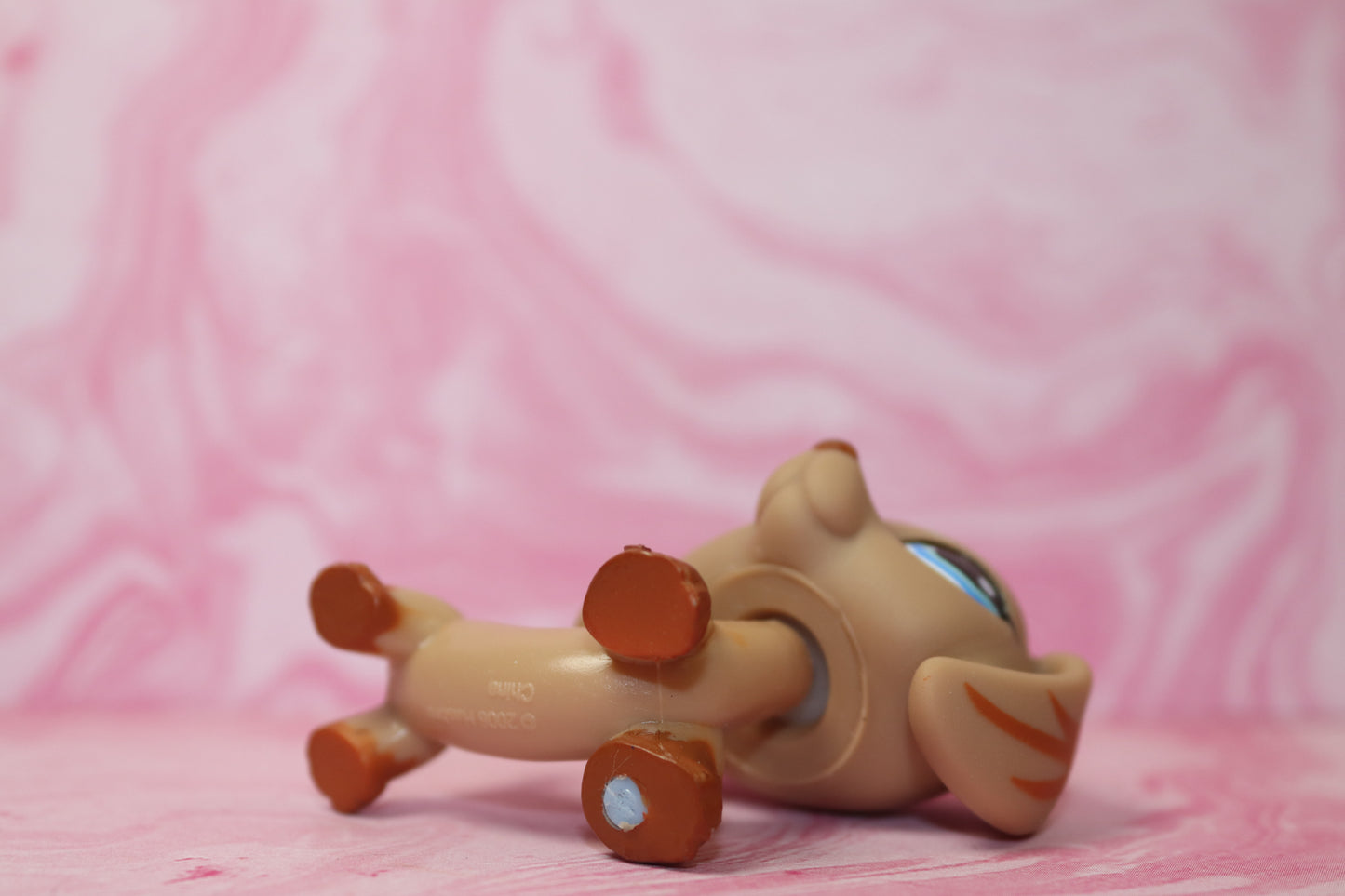 Lps dachshund 518 *squished head from hat*